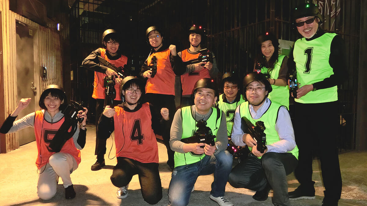 赤外線銃サバイバルゲームでチームビルディング